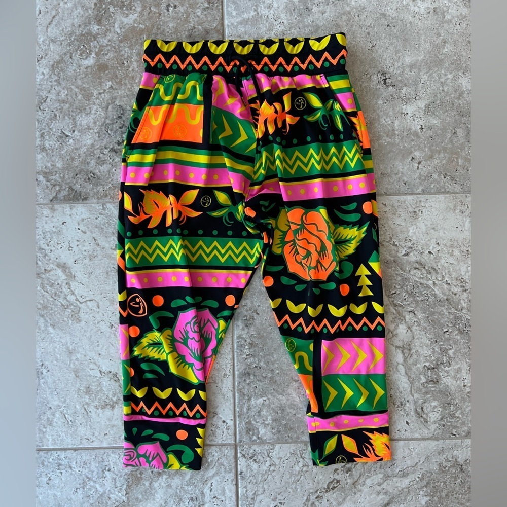 Zumba Dance Tribe Capri Harem Drawstring Colorful Print Dance Pants, Small Spicy - Picture 11 of 12